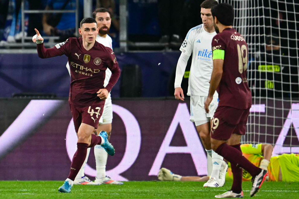 里昂逆转曼城，莱万点燃赛场