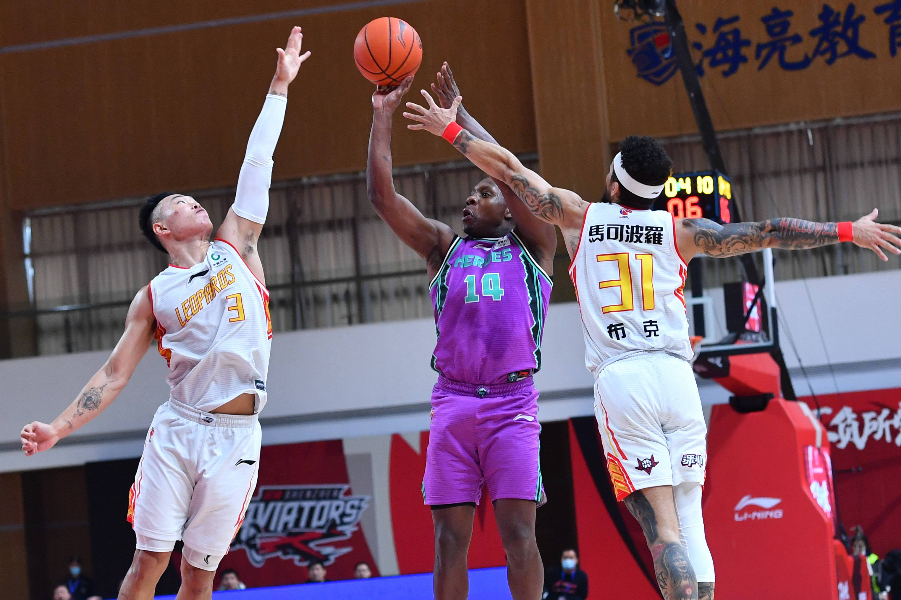 爱游戏tv-绿城惊险逆转迎来两连胜，冲出降级区！