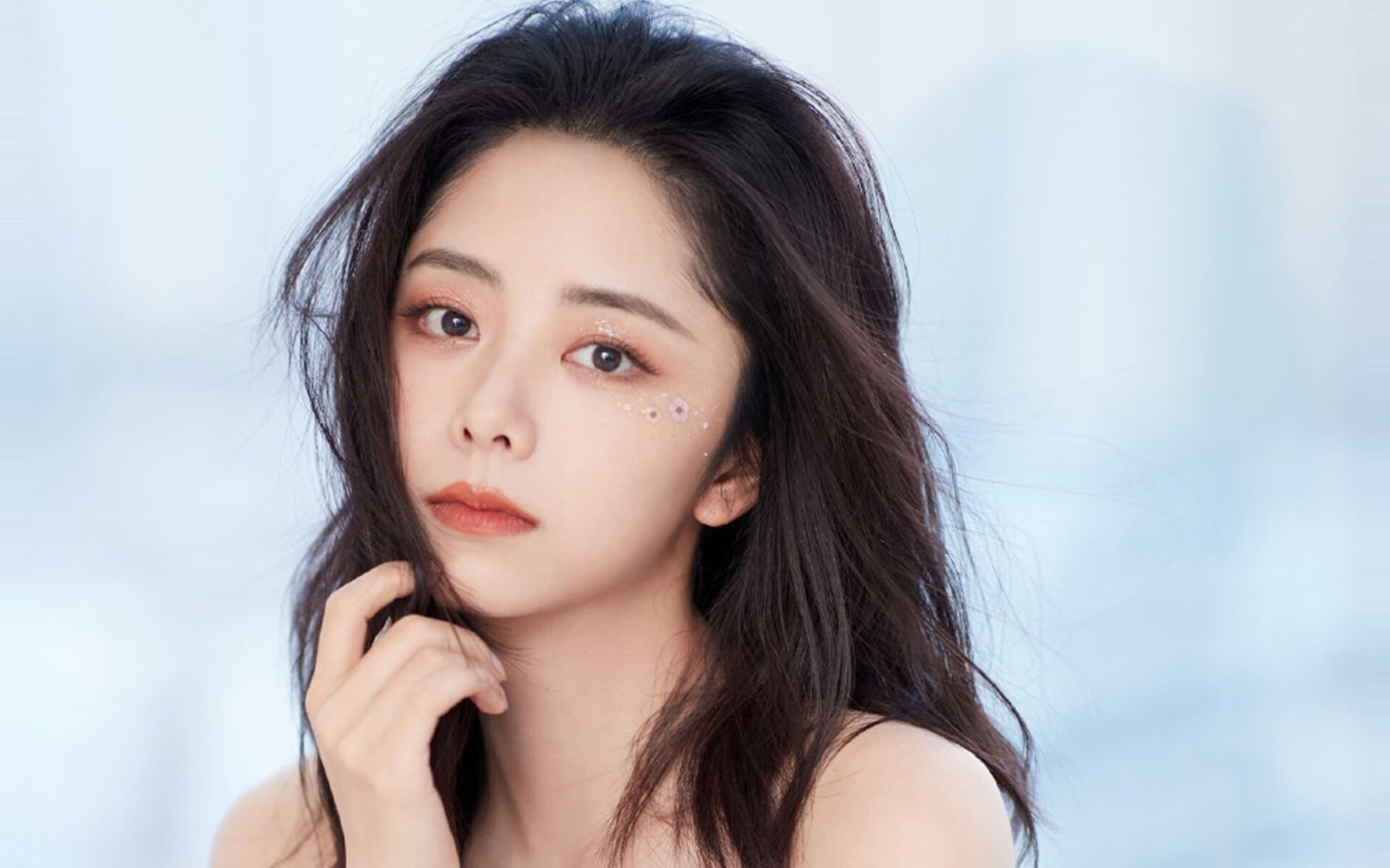 爱游戏在线-单骑破敌！乔治高能输出47分，奇才三节击溃尼克斯悬念