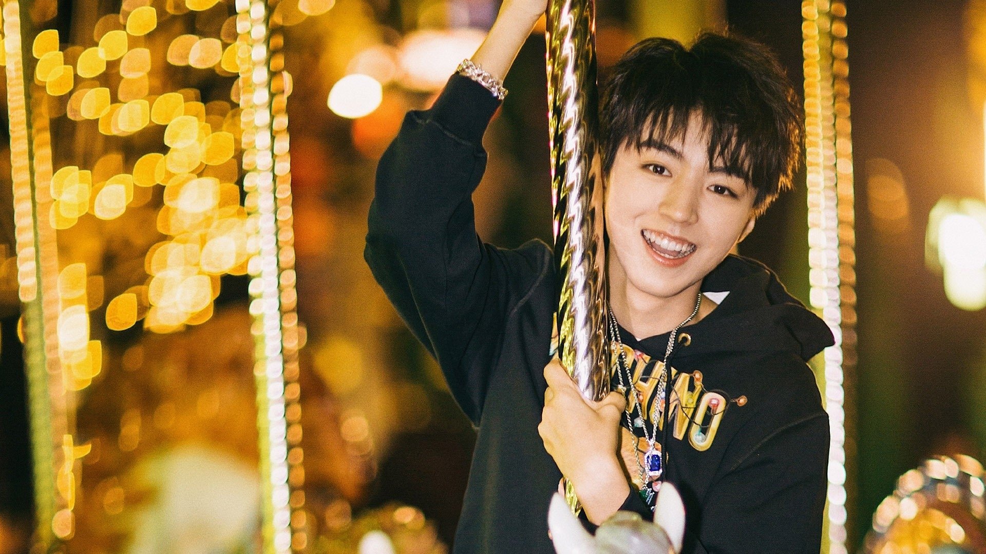 F1街道赛焦点战，墨西哥足球旋风轻取拜仁，速度与激情的跨界碰撞